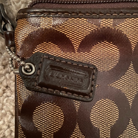 Coach brown wristlet - Picture 4 of 5